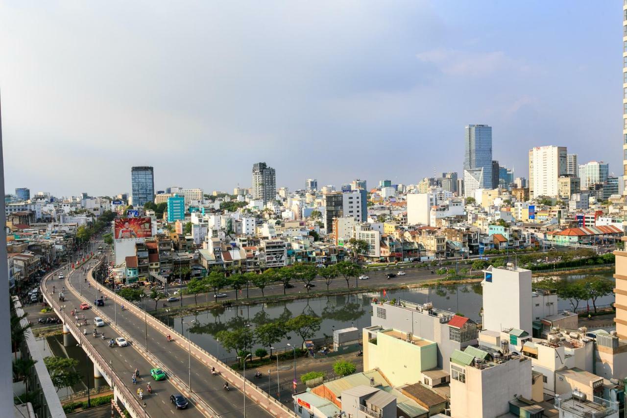Saigon Banhada - Rivergate - Infinity Pool Cidade de Ho Chi Minh Exterior foto